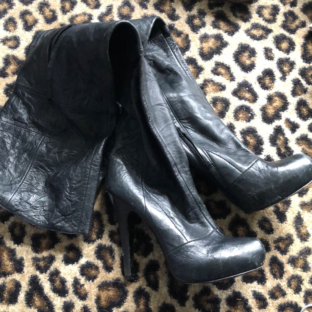 Report Signature Thigh high leather boots 6.5